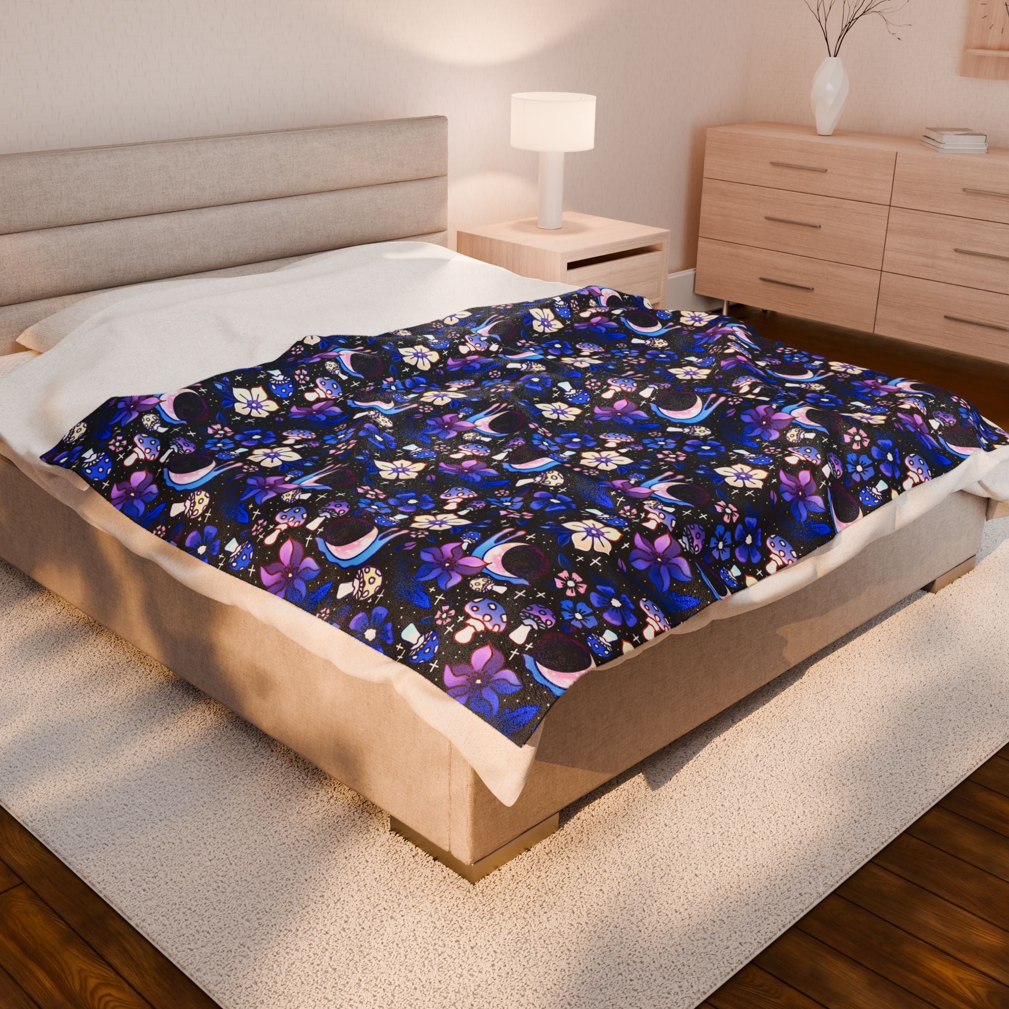 Moonshell Garden - Cozy Velveteen Plush Blanket
