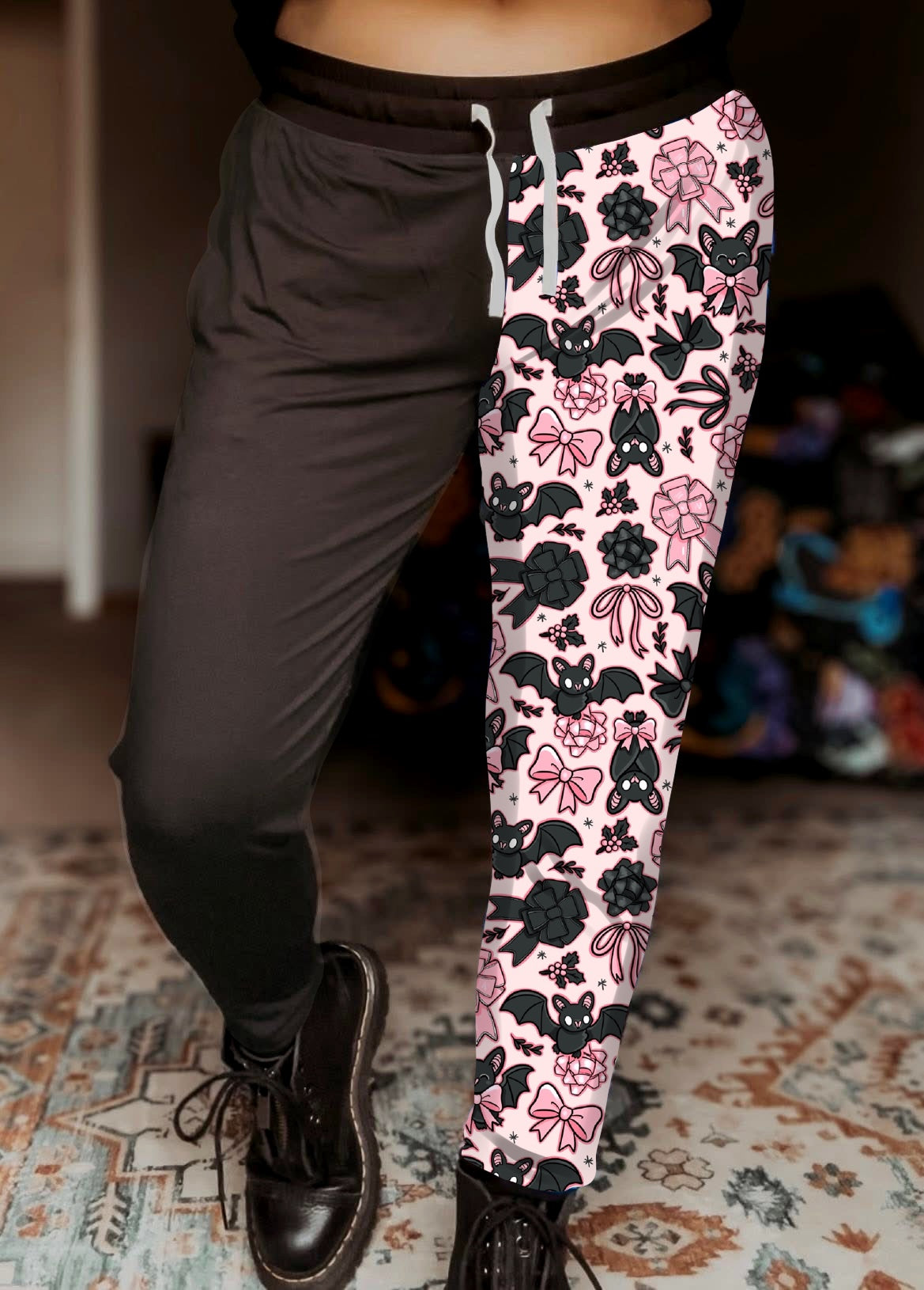 Bats & Bows cuffed split joggers / preorder *arrives by early Nov*