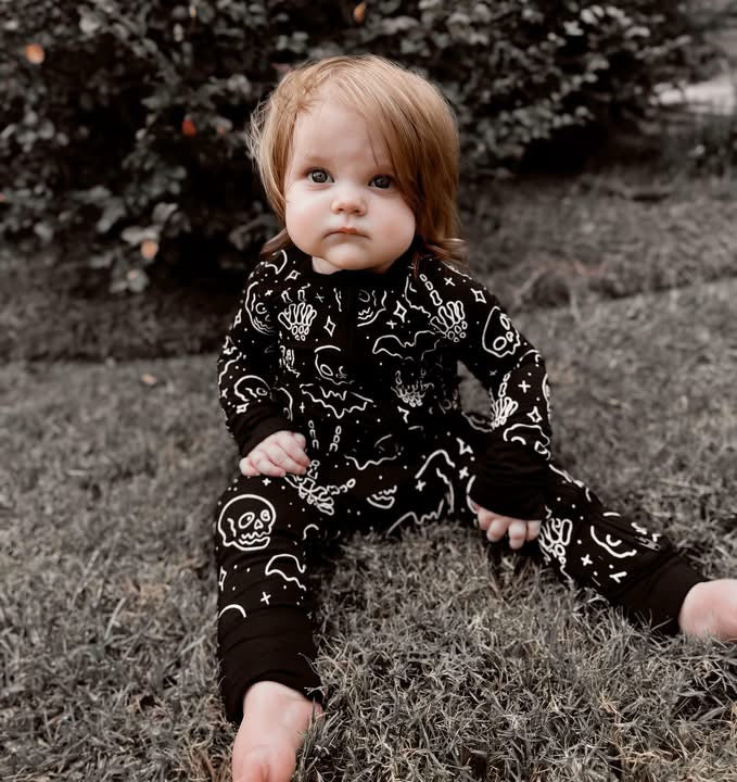 Spooky Glow Zippies (glow in the dark)